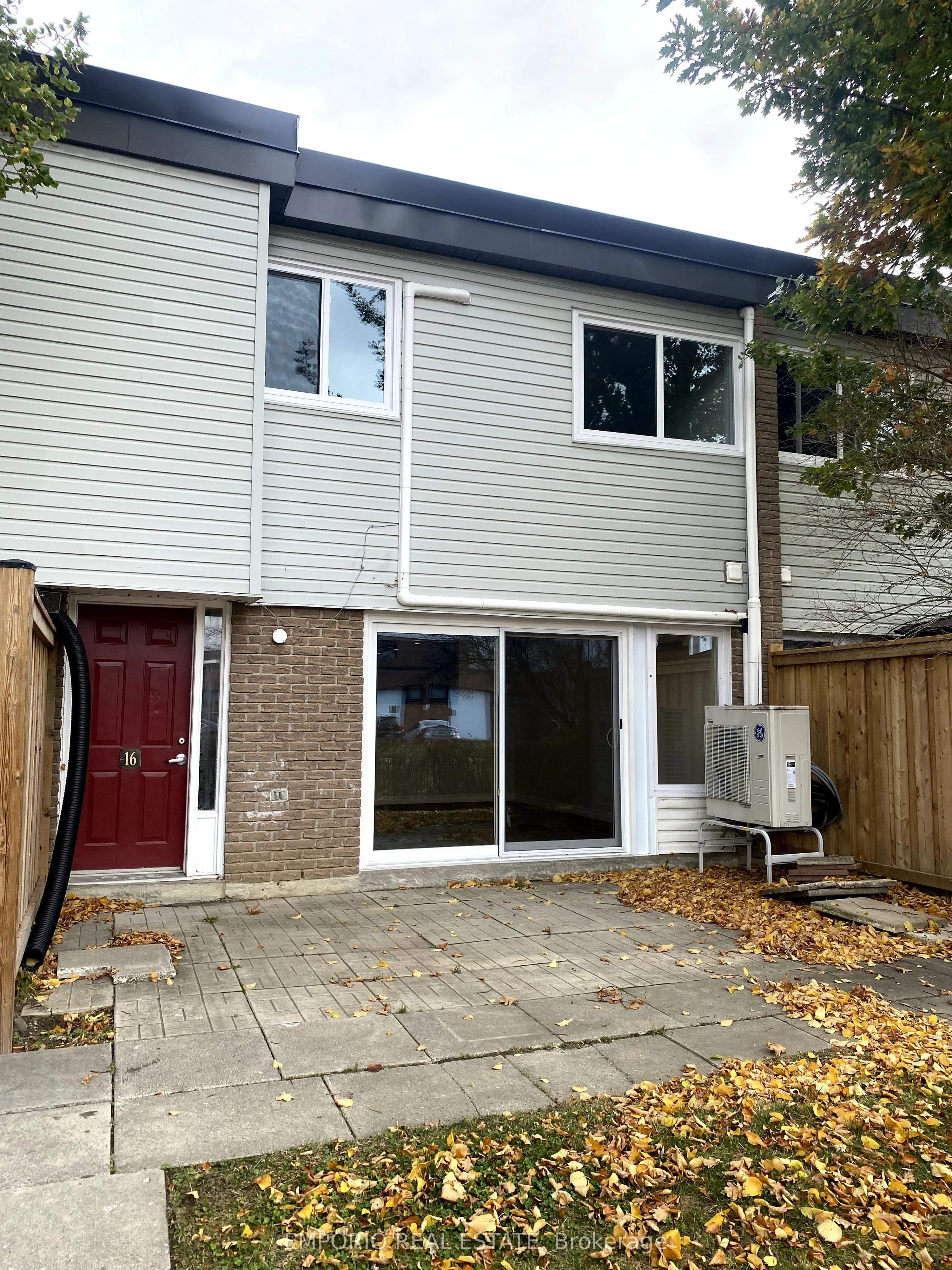 Condo Townhouse in Aurora