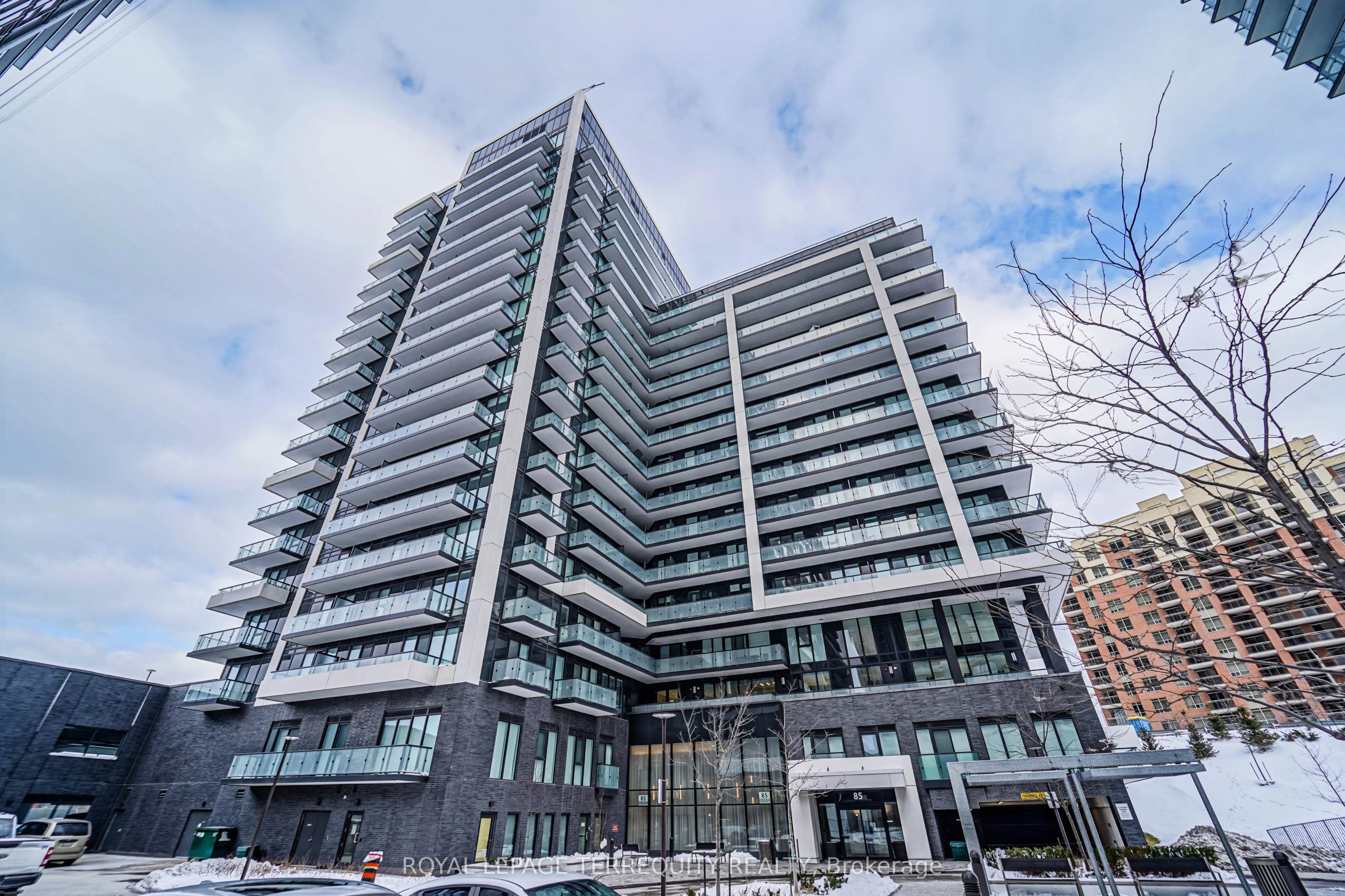 Condo Apartment in Richmond Hill