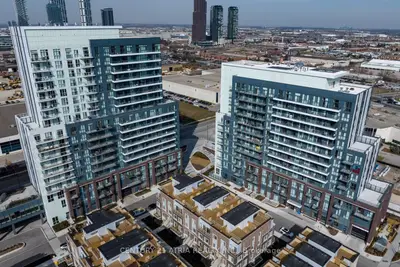Condo Apartment in Vaughan
