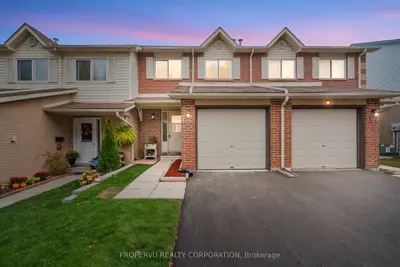 Condo Townhouse in Newmarket