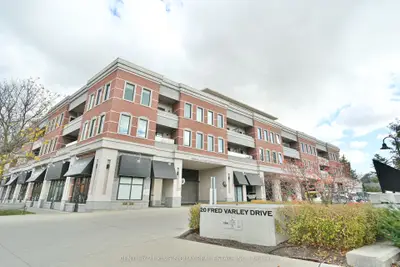 Condo Apartment in Markham