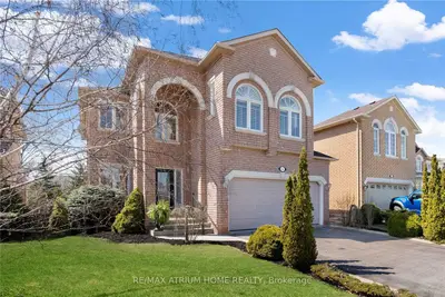 Detached in Richmond Hill