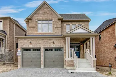 Detached in East Gwillimbury