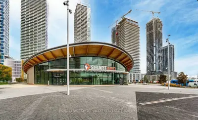 Condo Apartment in Vaughan