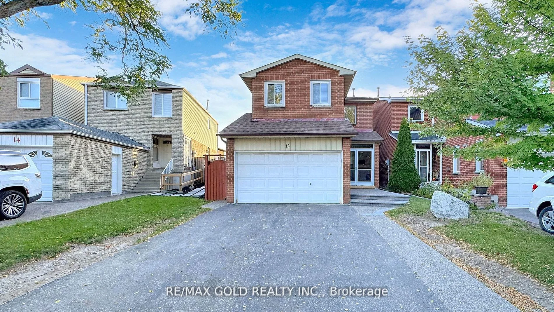 12 Royal Colwood Court, Vaughan, On L4k 2j3