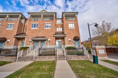 Condo Townhouse in Richmond Hill