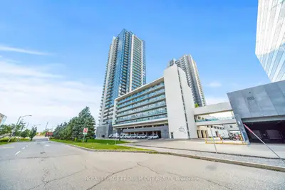 Condo Apartment in Vaughan