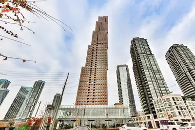 Condo Apartment in Vaughan