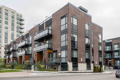 Condo Townhouse in Vaughan