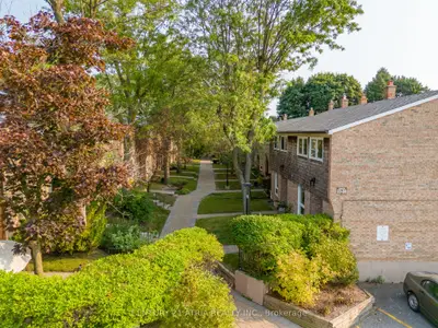 Condo Townhouse in Markham