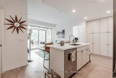 Condo Apartment in Innisfil