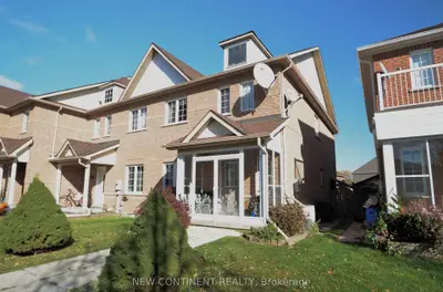 Att/Row/Townhouse in Markham
