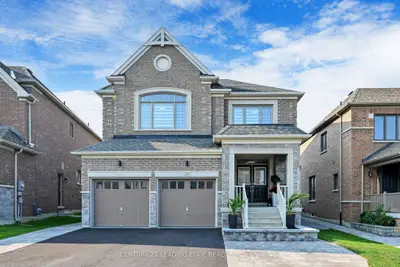 Detached in East Gwillimbury