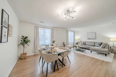 Condo Townhouse in Richmond Hill