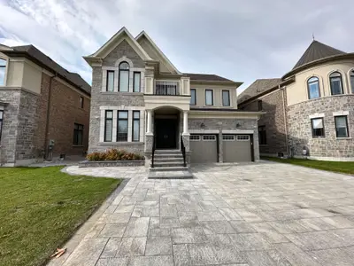 Detached in Vaughan