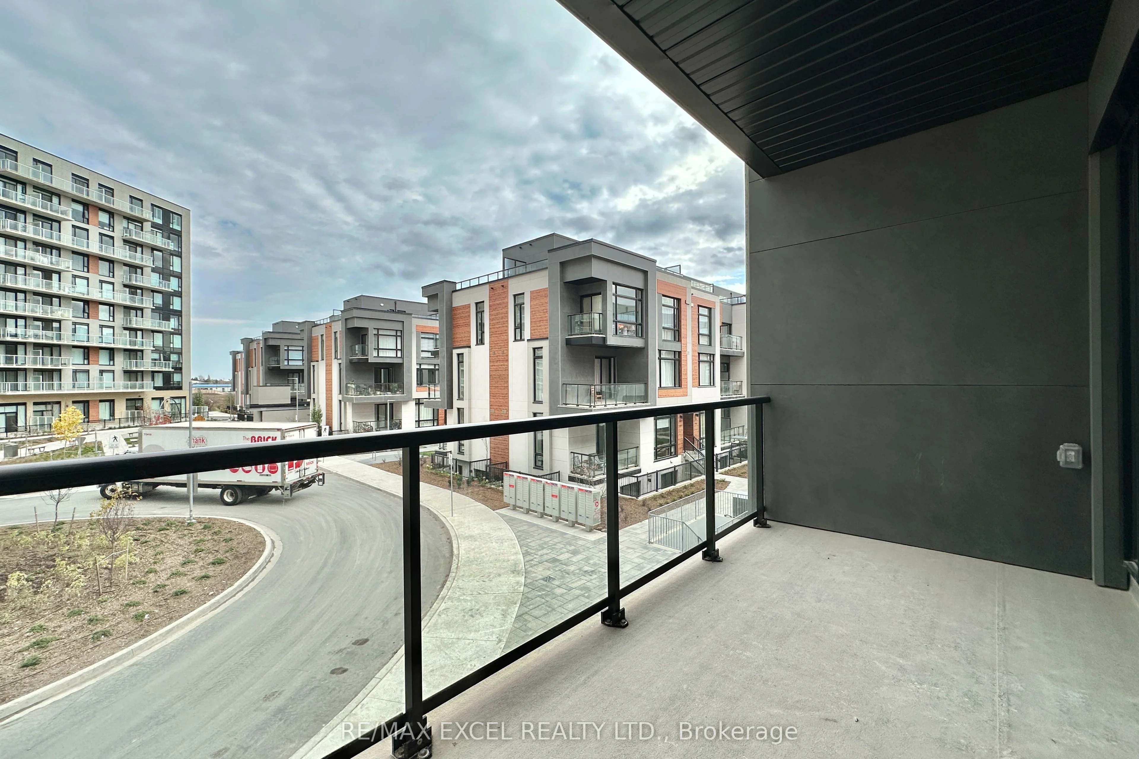 8 David Eyer Road 1223, Richmond Hill, ON L4S 0N5