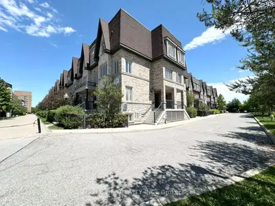 Condo Townhouse in Markham
