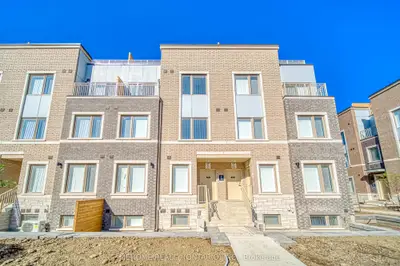 Condo Townhouse in Vaughan