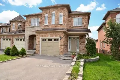 Att/Row/Townhouse in Vaughan