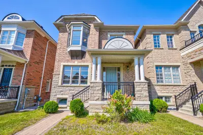 Detached in Richmond Hill