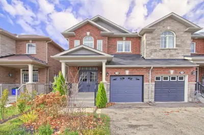 Att/Row/Townhouse in Georgina