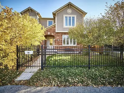 Att/Row/Townhouse in Markham