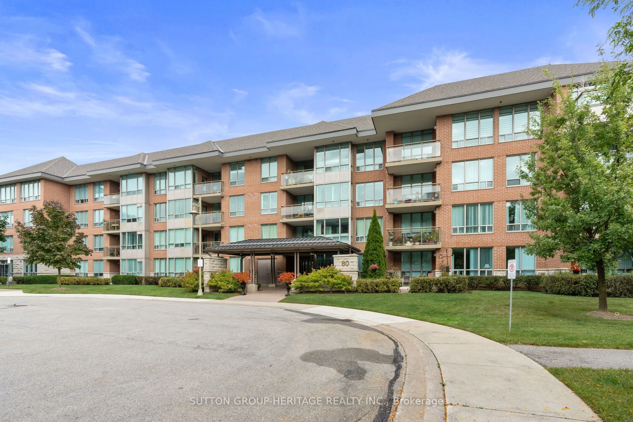 Condo Apartment in Markham