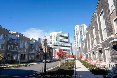 Condo Townhouse in Vaughan