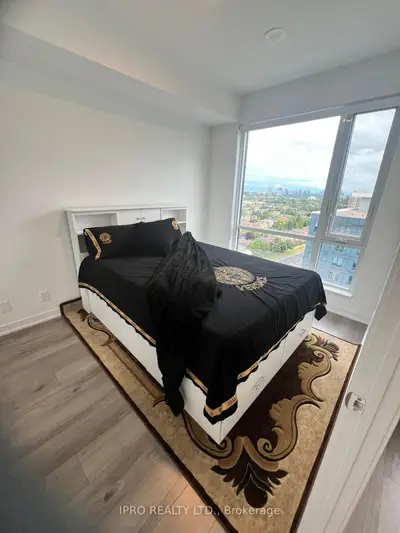 Condo Apartment in Vaughan