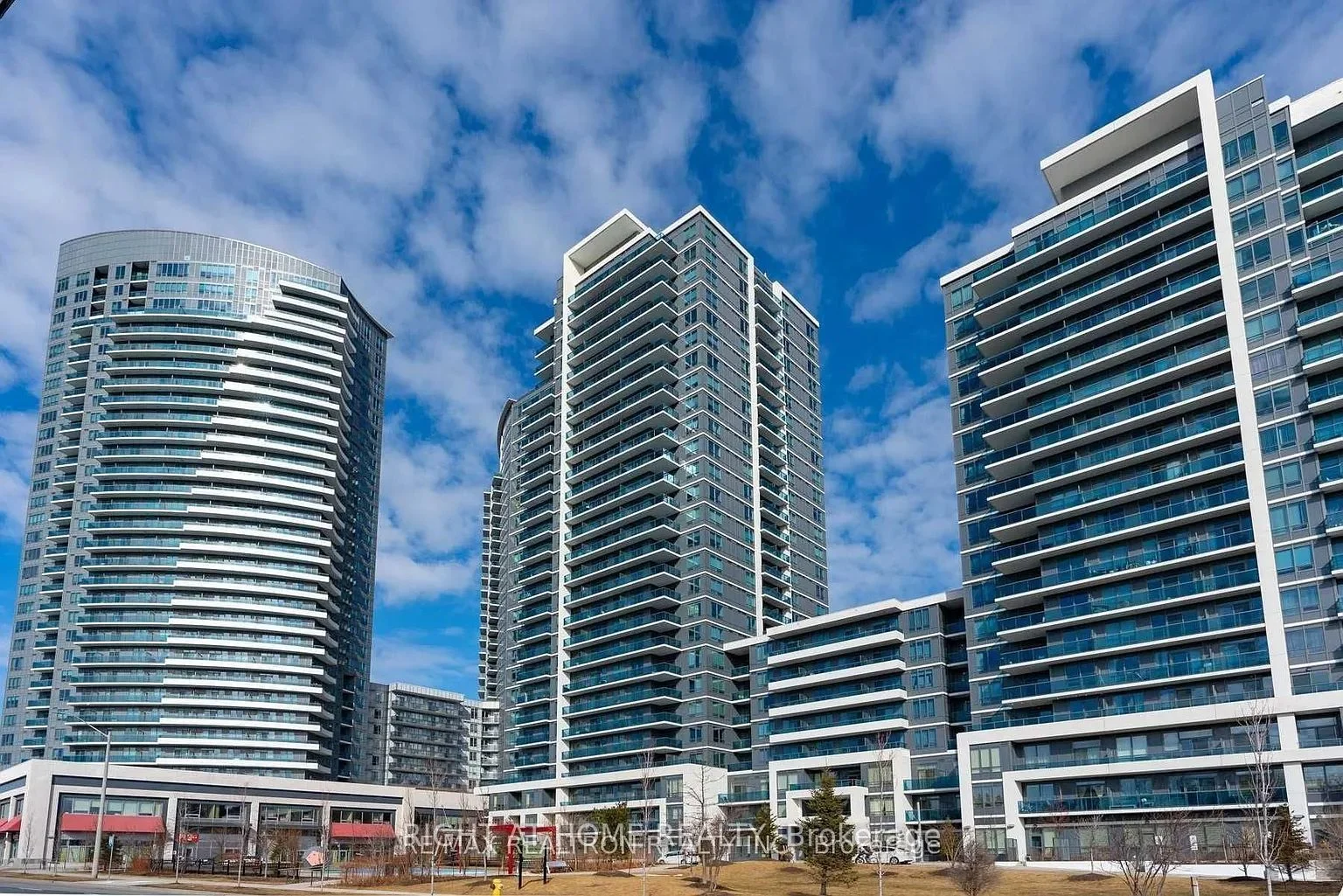 Condo Apartment in Markham