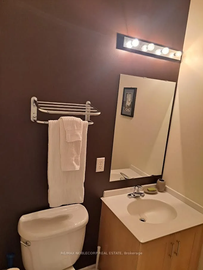 10480 Islington Avenue 16, Vaughan, ON L0J 1C0