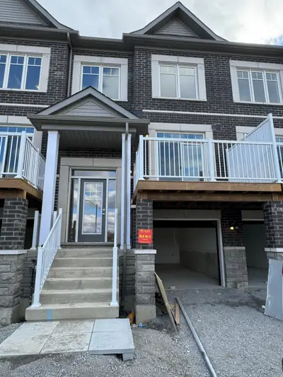 Att/Row/Townhouse in Richmond Hill