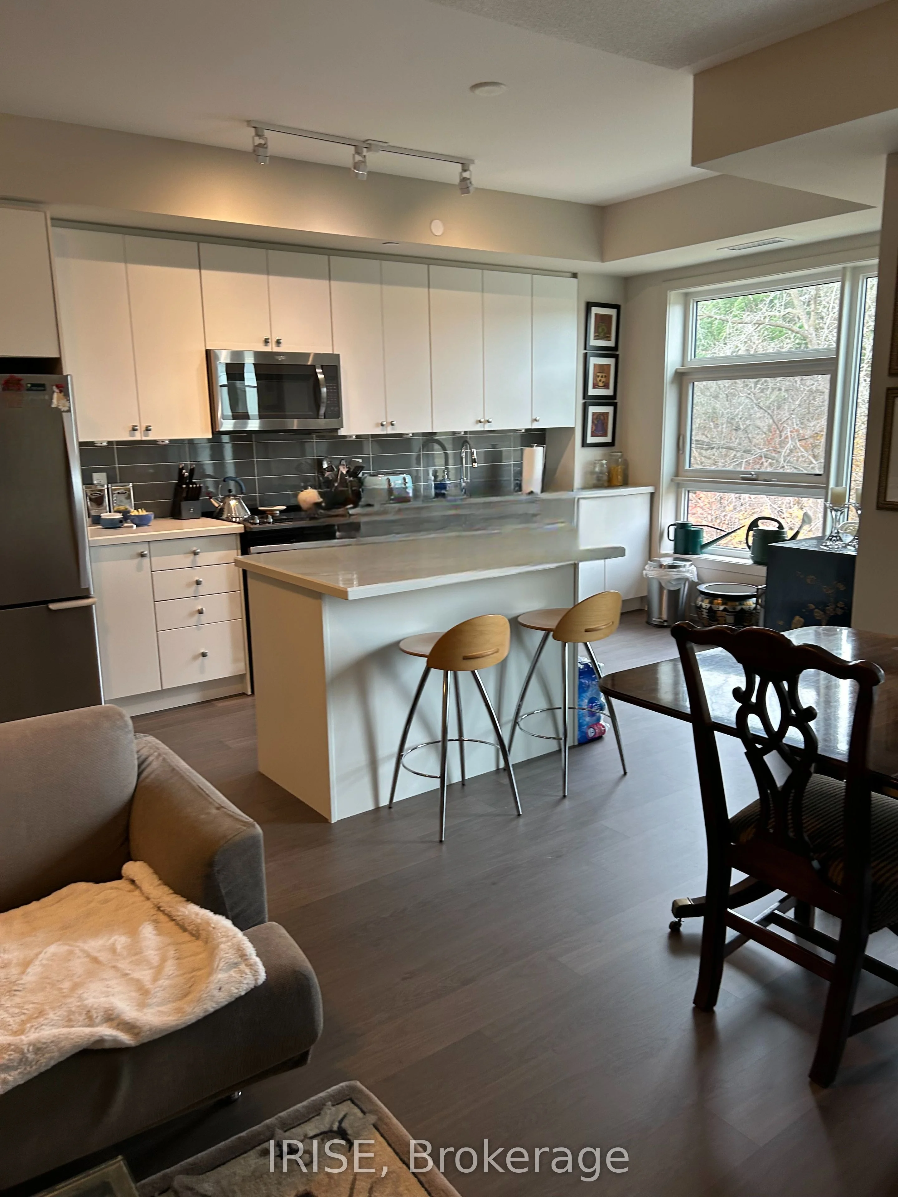 Common Element Condo in Aurora