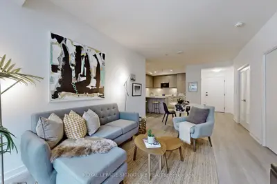 Common Element Condo in Markham