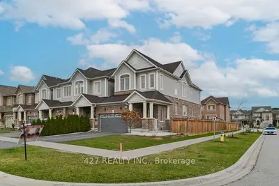 Att/Row/Townhouse in New Tecumseth