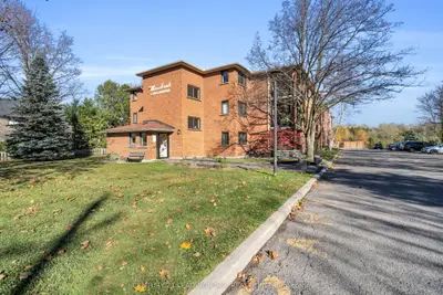 Common Element Condo in Uxbridge