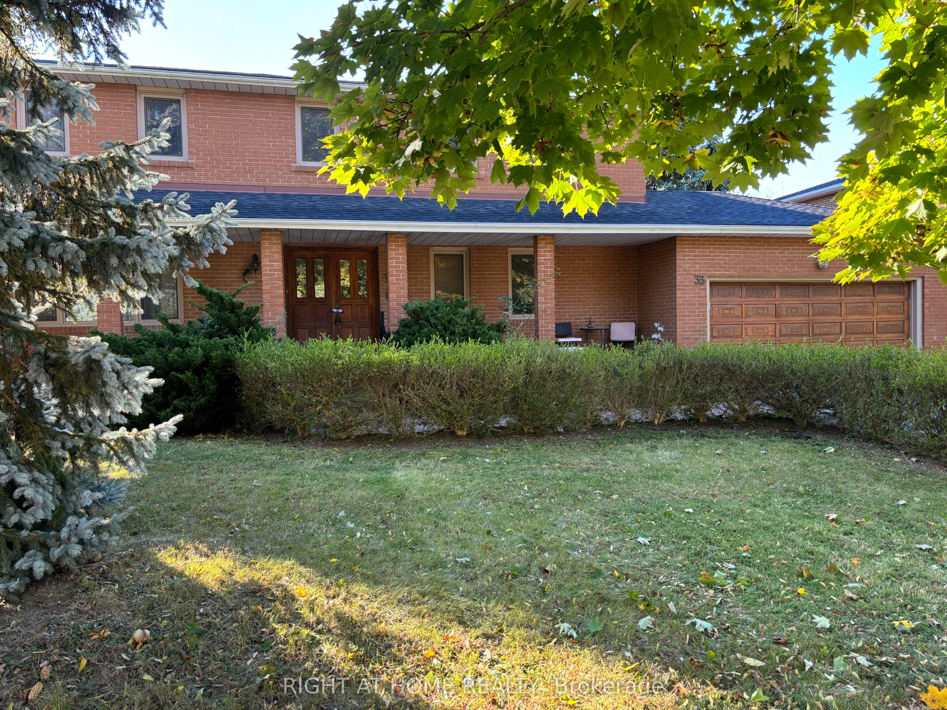 33 Sunnywood Crescent, Richmond Hill, On L4c 6w2