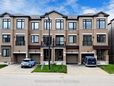 Att/Row/Townhouse in Vaughan