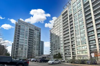 Condo Apartment in Vaughan
