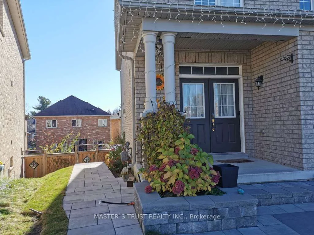 74 Herefordshire Crescent (Bsmt), East Gwillimbury, ON L9N 0B6