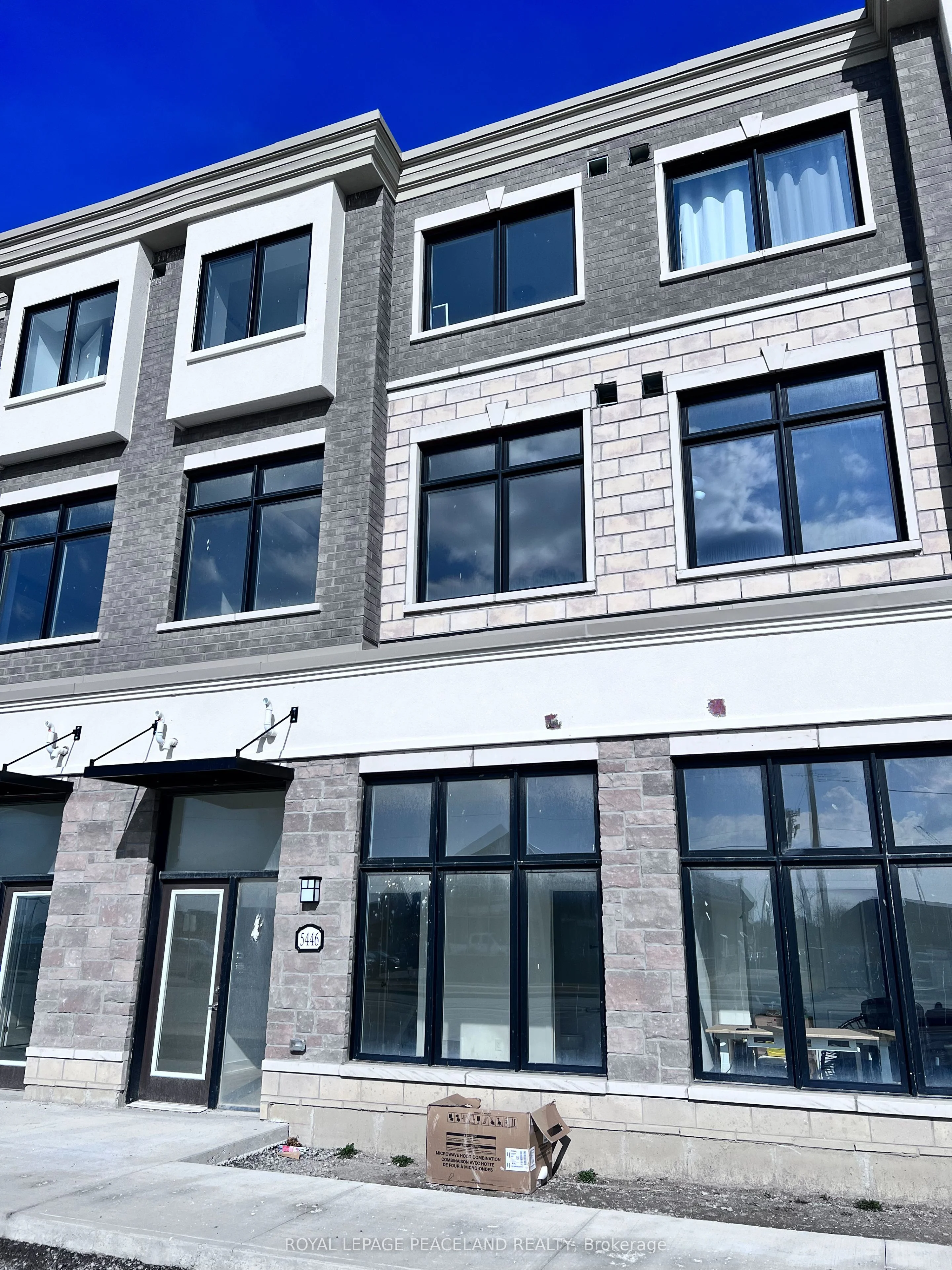5446 Main Street, Whitchurch-stouffville, On L4a 4w8