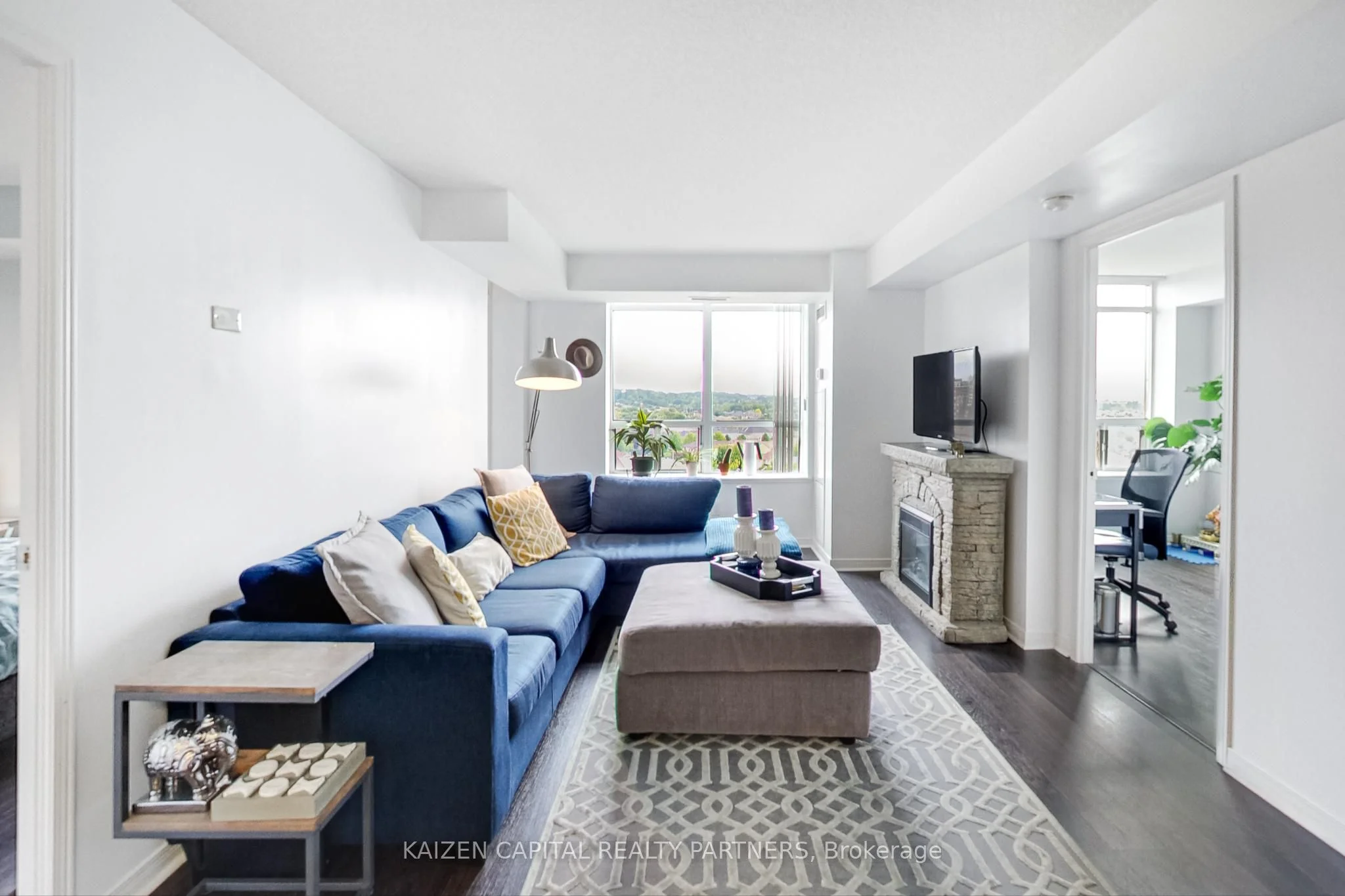 Condo Apartment in Richmond Hill
