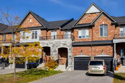 Att/Row/Townhouse in Innisfil