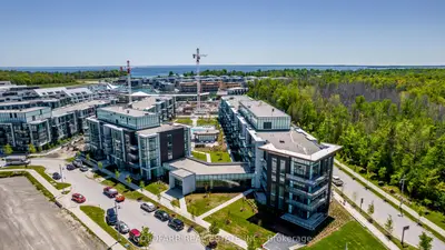 Condo Apartment in Innisfil