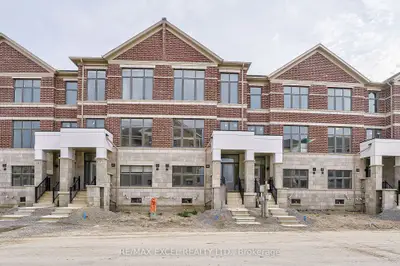 Att/Row/Townhouse in Richmond Hill