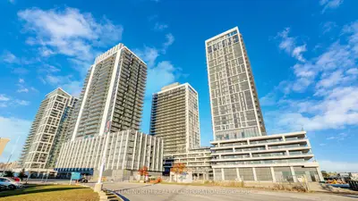 Condo Apartment in Vaughan