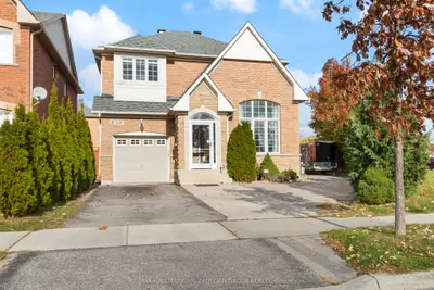 Detached in Richmond Hill