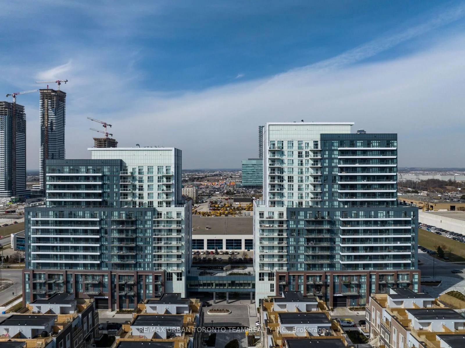 Condo Apartment in Vaughan
