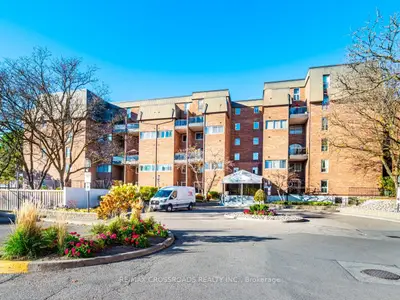Condo Apartment in Markham