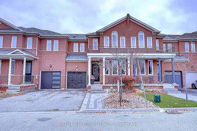Att/Row/Townhouse in Vaughan
